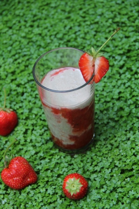 Green Kitchen Stories Strawberry Peanut Butter Milkshake © KETMALA’S KITCHEN 2012-13
